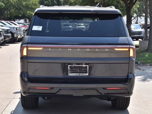 New 2025 Lincoln Navigator Reserve w/ Jet Appearance Package image 8