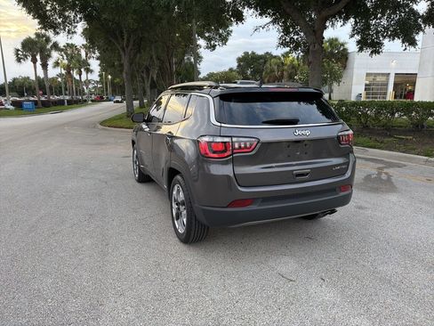 Used 2021 Jeep Compass Limited w/ Sun and Sound Group FWD image 3