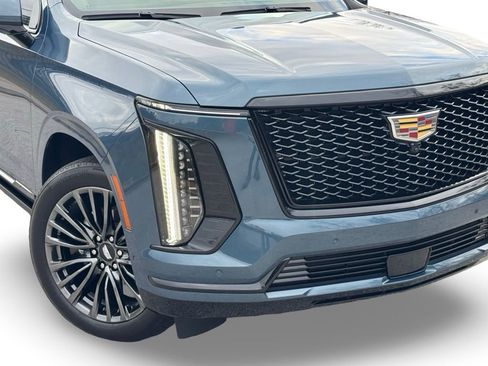 Certified 2025 Cadillac Escalade ESV Sport Platinum image 44