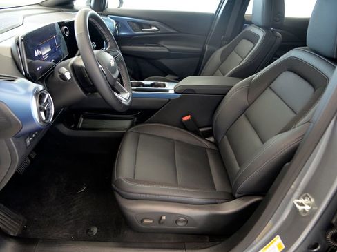 Used 2025 Chevrolet Equinox EV LT image 15