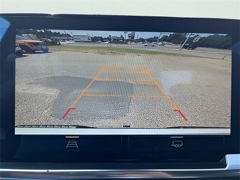 Used 2025 Chevrolet Silverado 1500 LT image 25