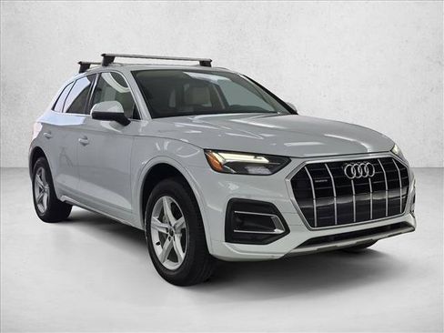 Used 2024 Audi Q5 2.0T Premium w/ Convenience Package AWD/4WD image 3