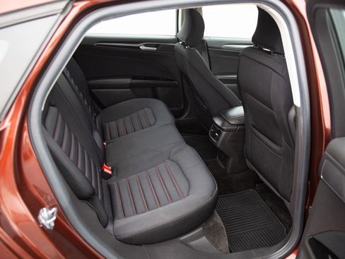 Used 2016 Ford Fusion SE image 22