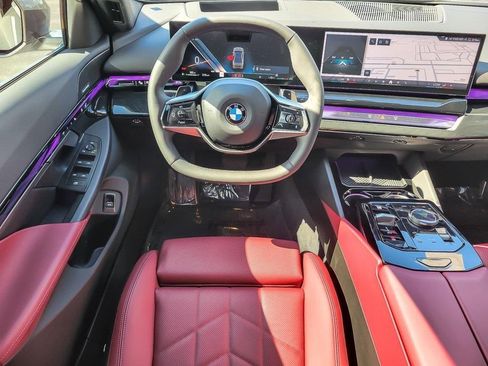 Used 2025 BMW 540i xDrive image 12