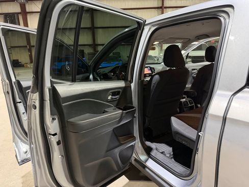 Used 2023 Honda Ridgeline Sport image 16