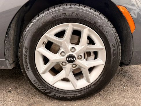 Used 2024 Kia Soul LX w/ Option Group 015 FWD image 28