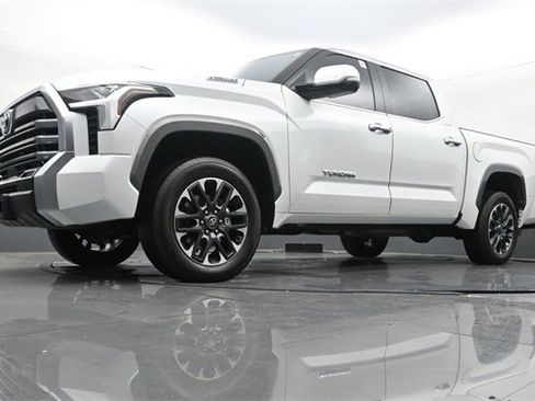 Used 2025 Toyota Tundra Limited image 26