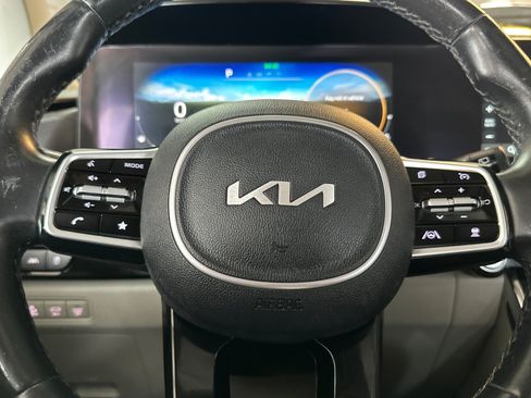 Used 2022 Kia Carnival SX Prestige FWD image 24