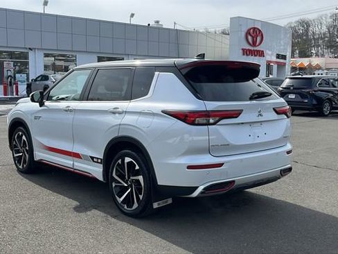 Used 2024 Mitsubishi Outlander Ralliart image 4