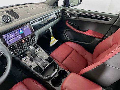 New 2026 Porsche Macan AWD/4WD image 25