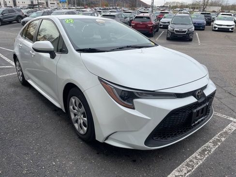 Used 2022 Toyota Corolla LE image 6