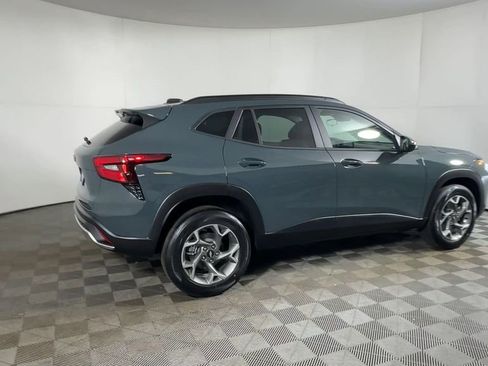 New 2026 Chevrolet Trax LT image 9