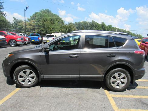 Used 2017 Toyota RAV4 SE w/ Power Special Value Package image 7