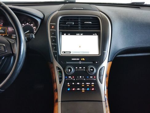 Used 2017 Lincoln MKX Reserve FWD image 24