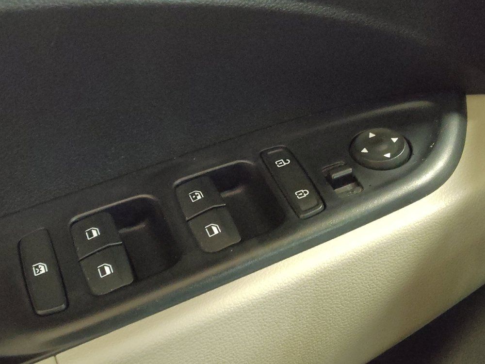 Used 2020 Hyundai Venue SEL FWD image 27