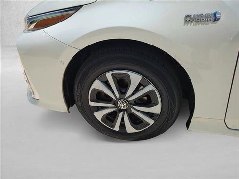 Certified 2018 Toyota Prius Prime Advanced FWD image 23