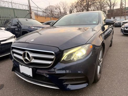 Used 2017 Mercedes-Benz E 300 4MATIC image 35