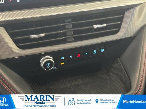 Used 2025 Ford Explorer ST-Line AWD/4WD image 28