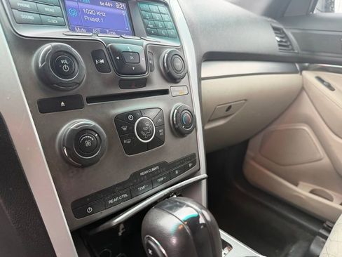 Used 2013 Ford Explorer 4WD w/ Class III Trailer Tow Pkg image 18