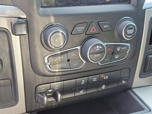 Used 2018 RAM 2500 Big Horn AWD/4WD image 32