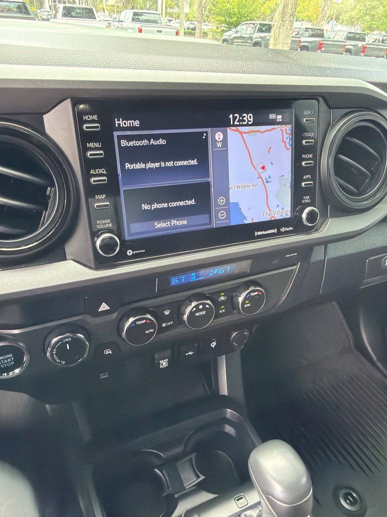 Used 2022 Toyota Tacoma TRD Sport AWD/4WD image 3