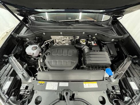 Certified 2025 Volkswagen Atlas SEL Premium R-Line image 31