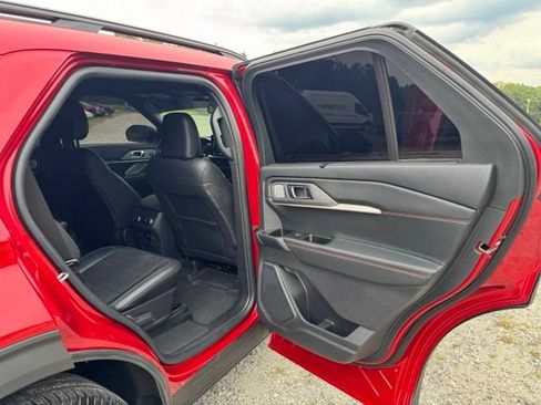 Used 2025 Ford Explorer ST AWD/4WD image 17