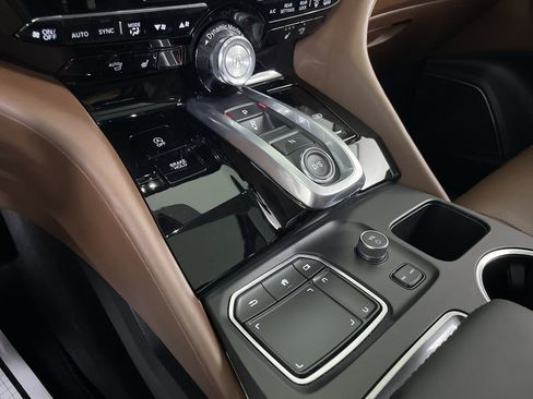 Used 2023 Acura MDX SH-AWD w/ Technology Package image 18