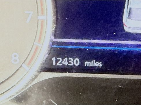 Used 2025 Nissan Sentra SV image 16