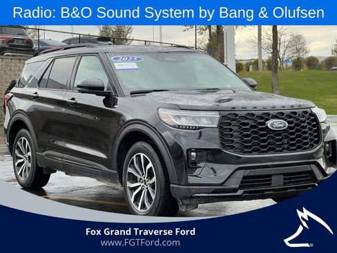 Certified 2025 Ford Explorer ST-Line AWD/4WD image 41