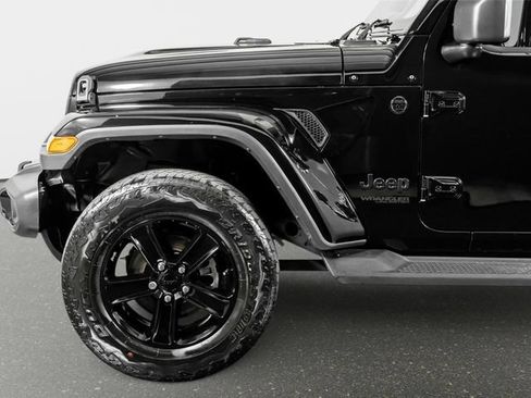 Used 2021 Jeep Wrangler Unlimited Sahara AWD/4WD image 18
