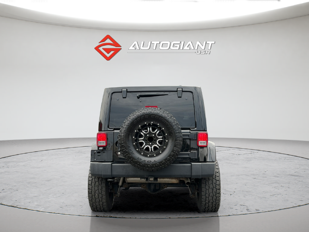 Used 2012 Jeep Wrangler Unlimited Rubicon w/ Dual Top Group AWD/4WD image 7