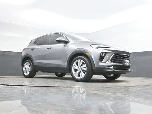 Used 2025 Buick Encore GX Preferred FWD image 31