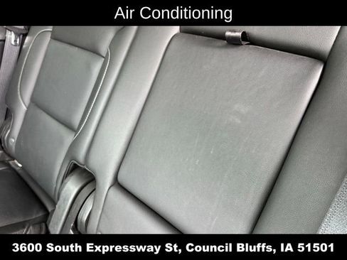 Used 2018 GMC Yukon SLT AWD/4WD image 16