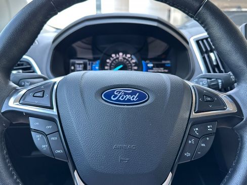 Used 2024 Ford Edge Titanium image 34