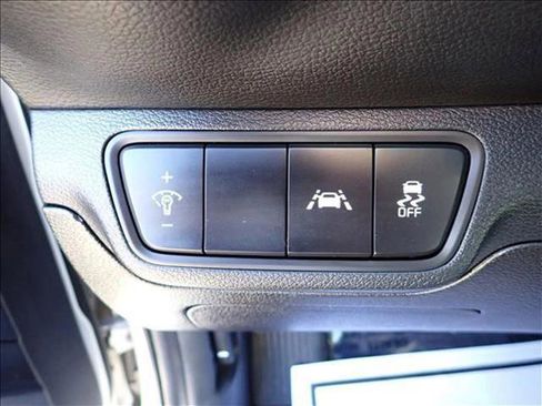 Used 2019 Kia Forte LXS image 12