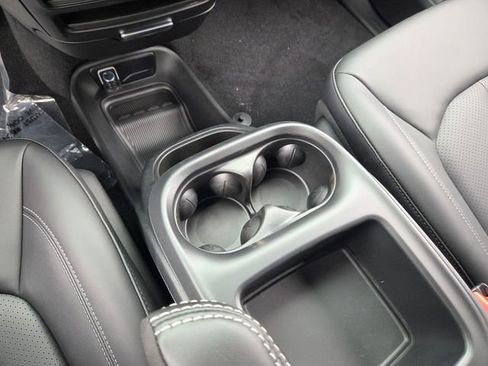 New 2026 Chrysler Voyager LX image 25