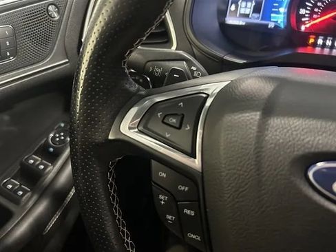 Used 2022 Ford Edge ST image 30