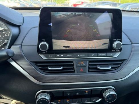 Used 2025 Nissan Altima 2.5 SV image 31