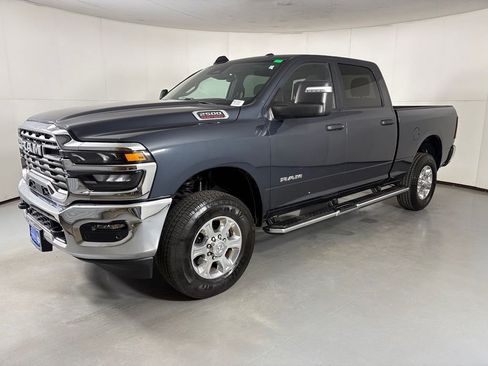 Used 2025 RAM 2500 Big Horn AWD/4WD image 4