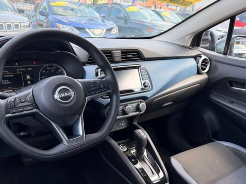 Used 2025 Nissan Versa SV FWD image 17