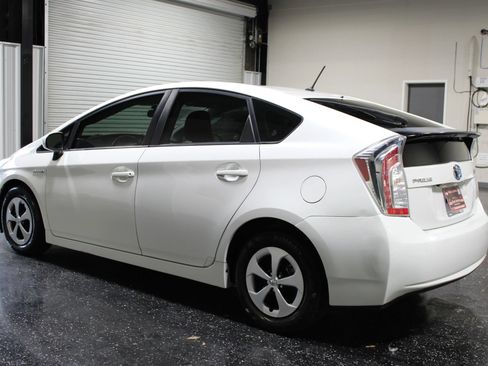 Used 2015 Toyota Prius Two FWD image 5