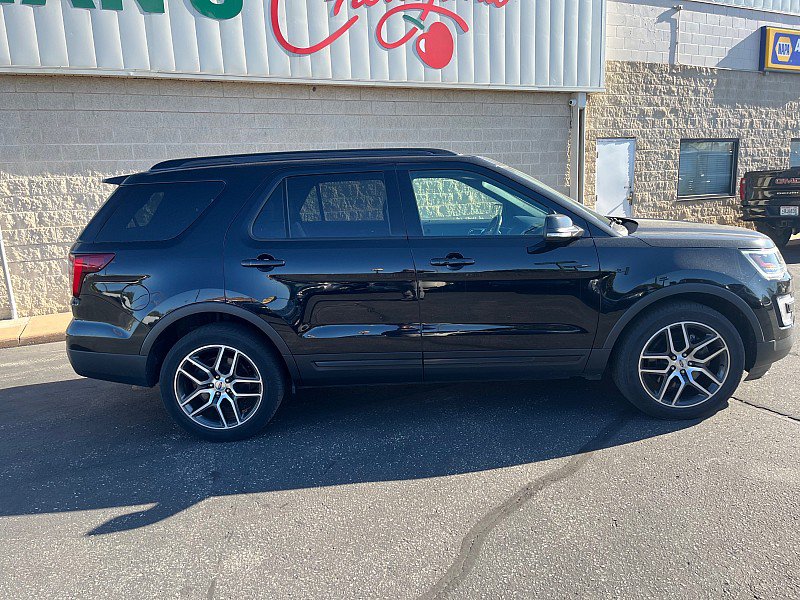 Used 2017 Ford Explorer Sport w/ Equipment Group 401A AWD/4WD image 8