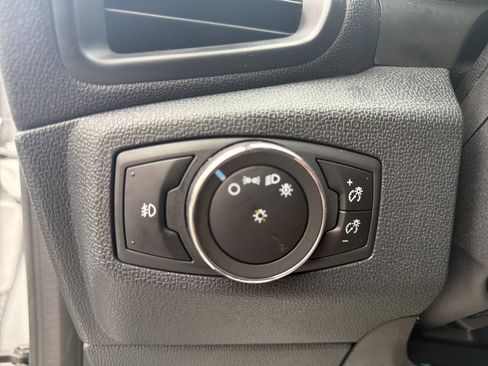 Used 2020 Ford EcoSport SE w/ SE Convenience Package image 29