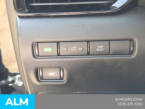 Used 2024 Nissan Sentra SV FWD image 25