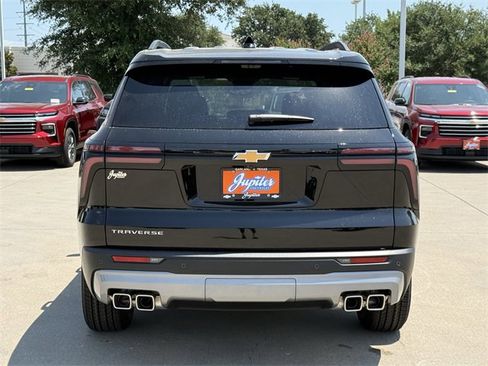 New 2026 Chevrolet Traverse LT w/ Enhanced Driving Package image 5