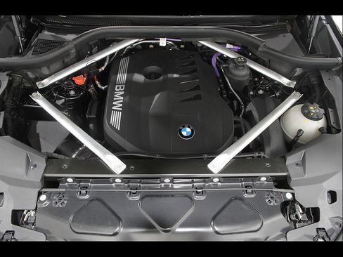 Used 2024 BMW X5 xDrive40i w/ Executive Package AWD/4WD image 21