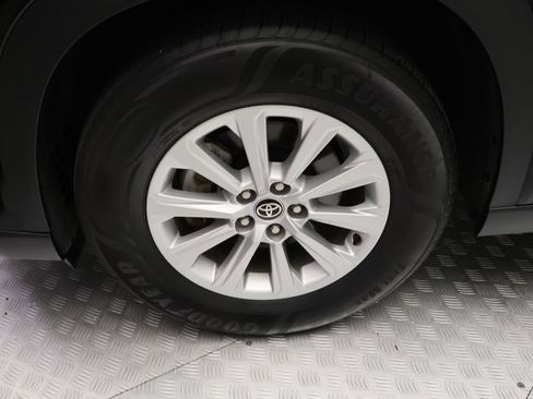 Certified 2025 Toyota Grand Highlander AWD image 4