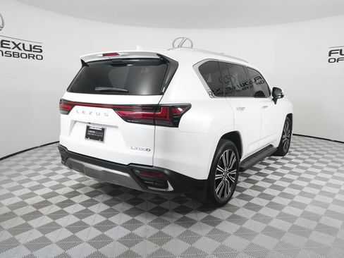 Used 2024 Lexus LX 600 4WD w/ Luxury Package image 7