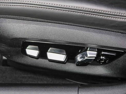 Used 2023 BMW M550i xDrive image 21